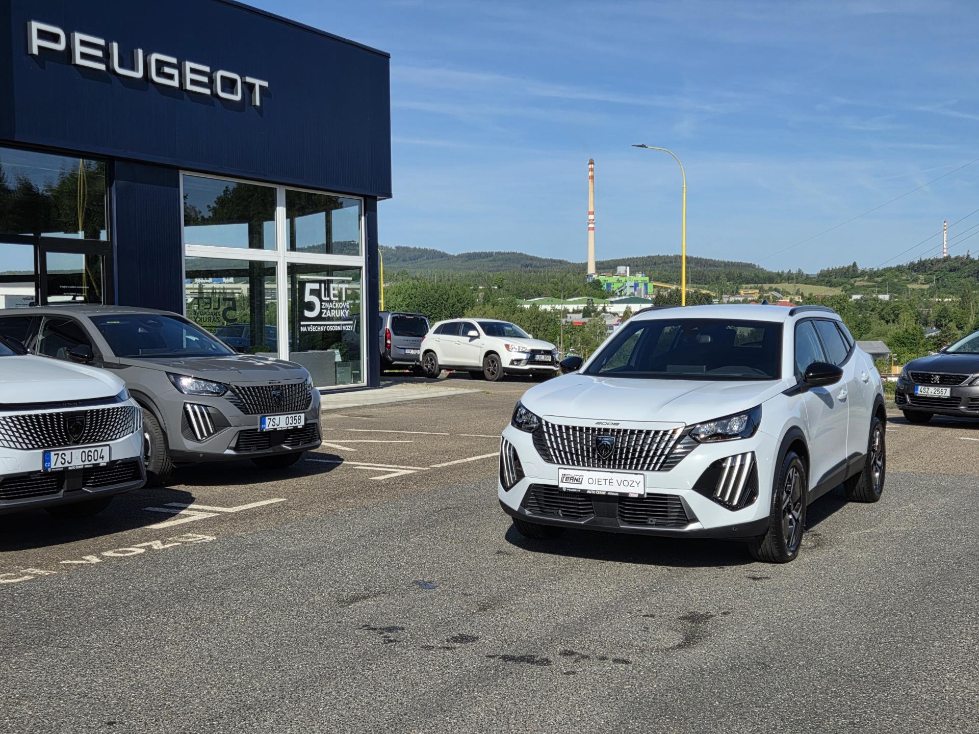 Peugeot 2008 1.2 PT 100 ALLURE MAN6