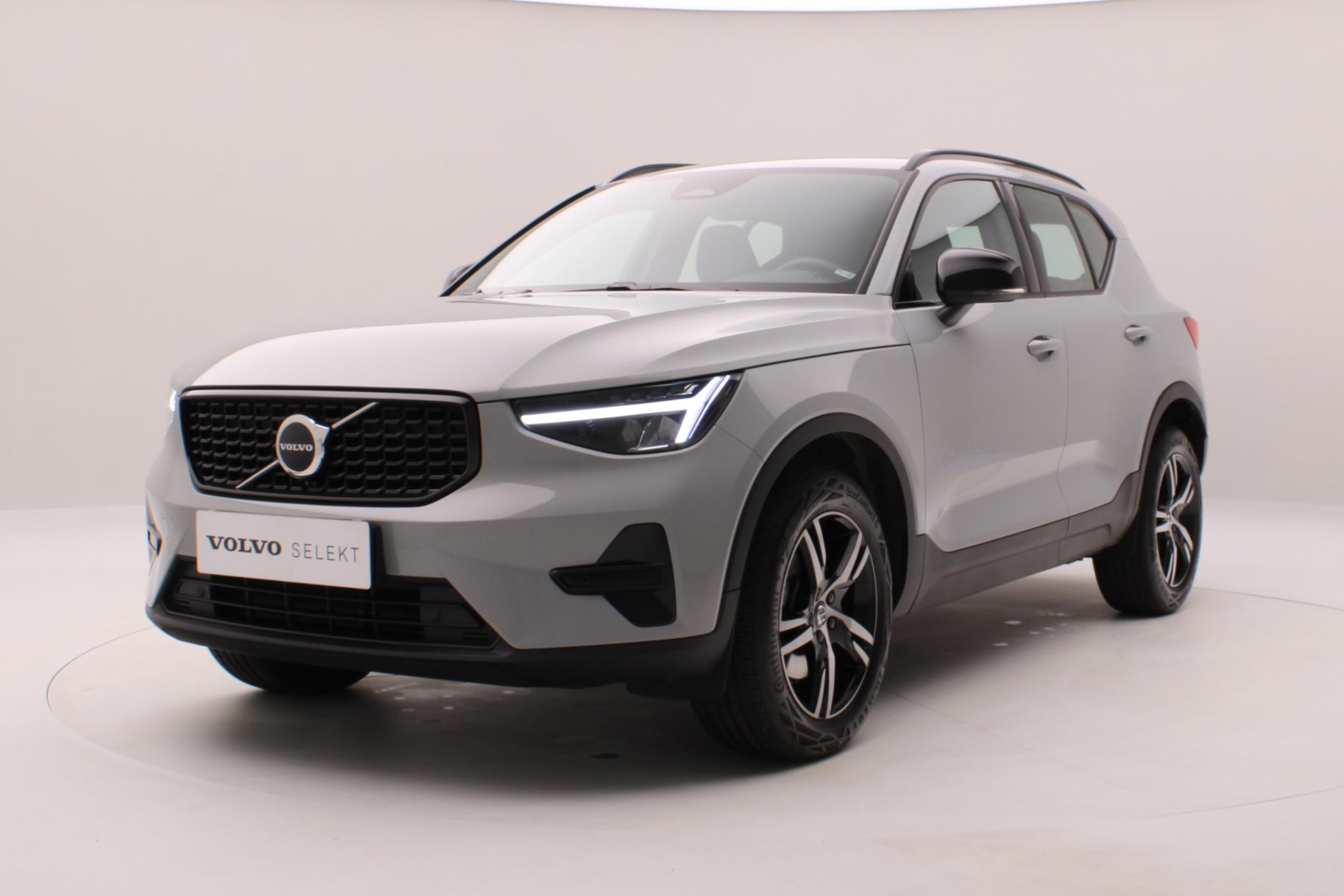 Volvo XC40 B3 DARK PLUS AUT CZ