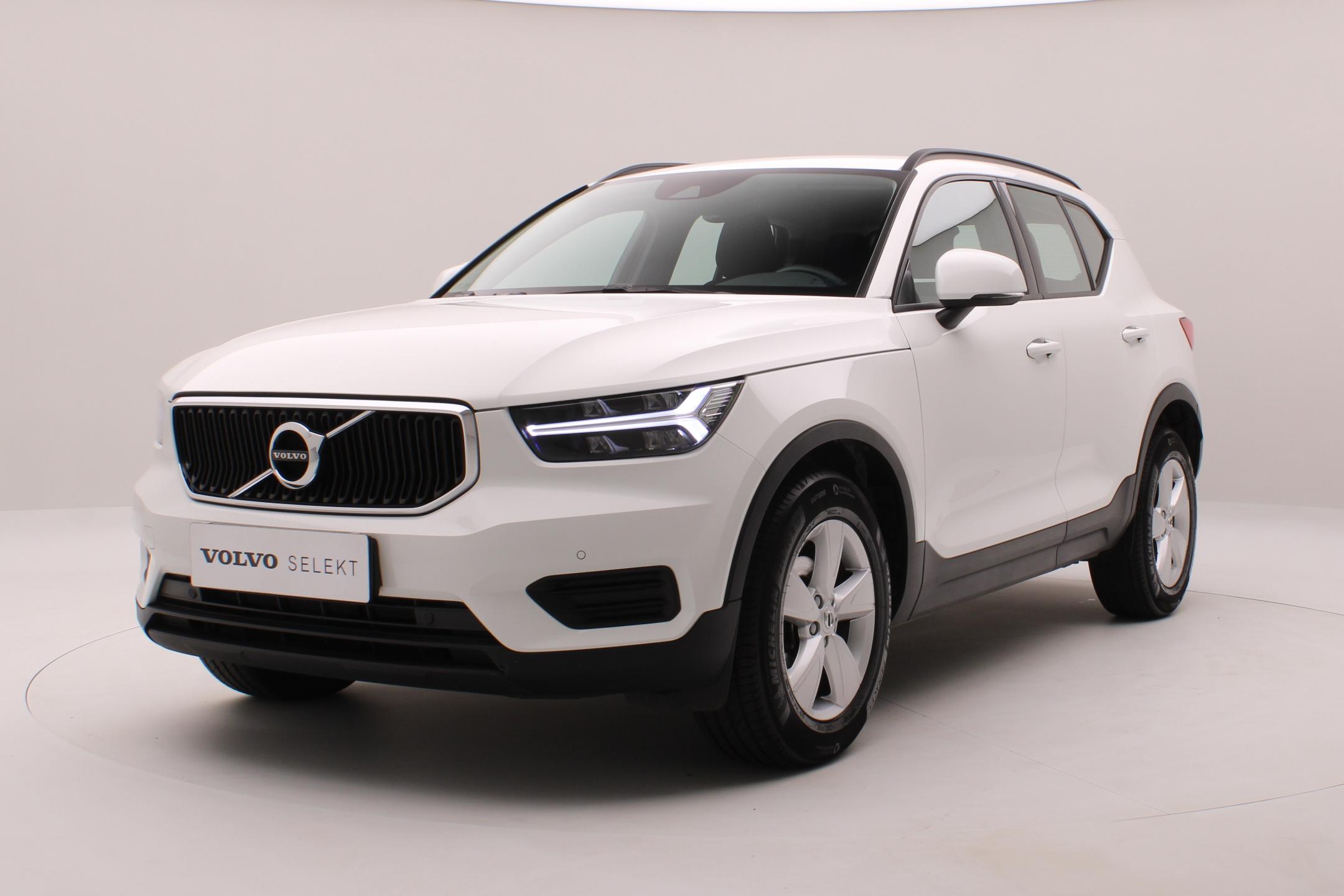 Volvo XC40 T2 MOMENTUM CORE AUT CZ