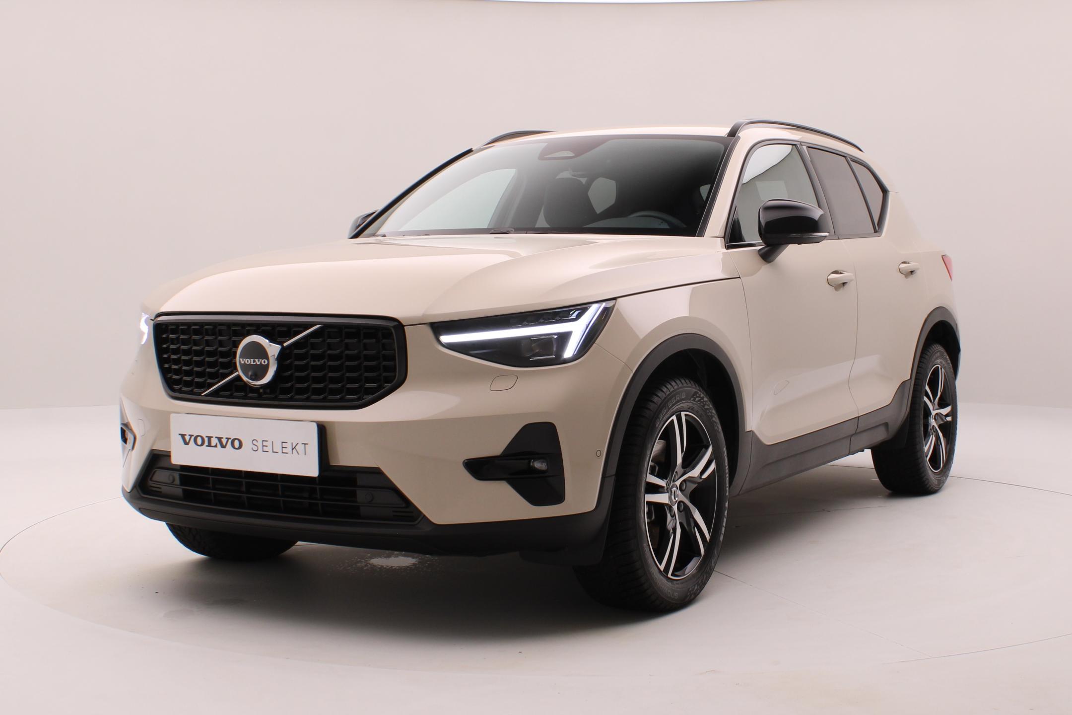 Volvo XC40 B3 DARK PLUS AUT CZ