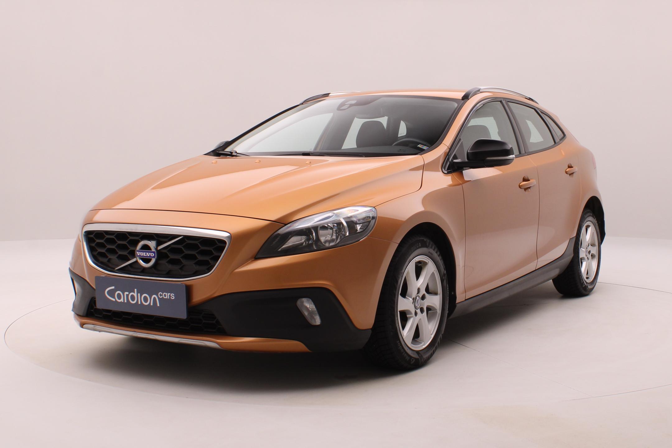 Volvo V40 CC D2 MOMENTUM AUT