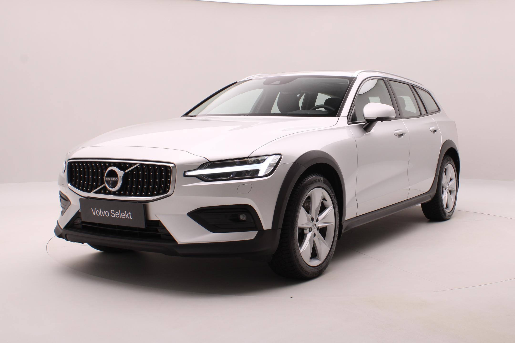 Volvo V60 CC B4 AWD MOMENTUM AUT