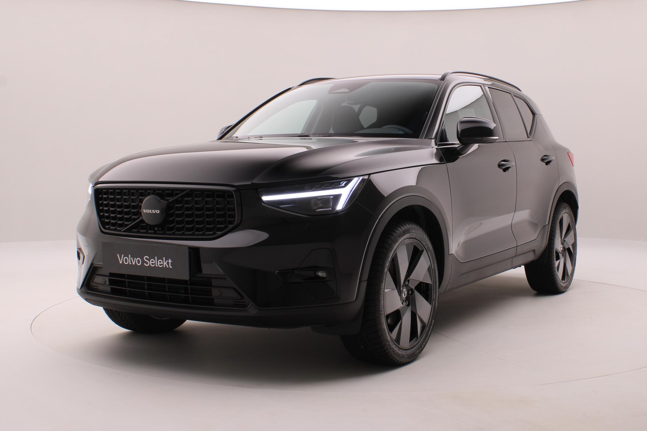 Volvo XC40 B4 PLUS BLACK EDITION AUT CZ