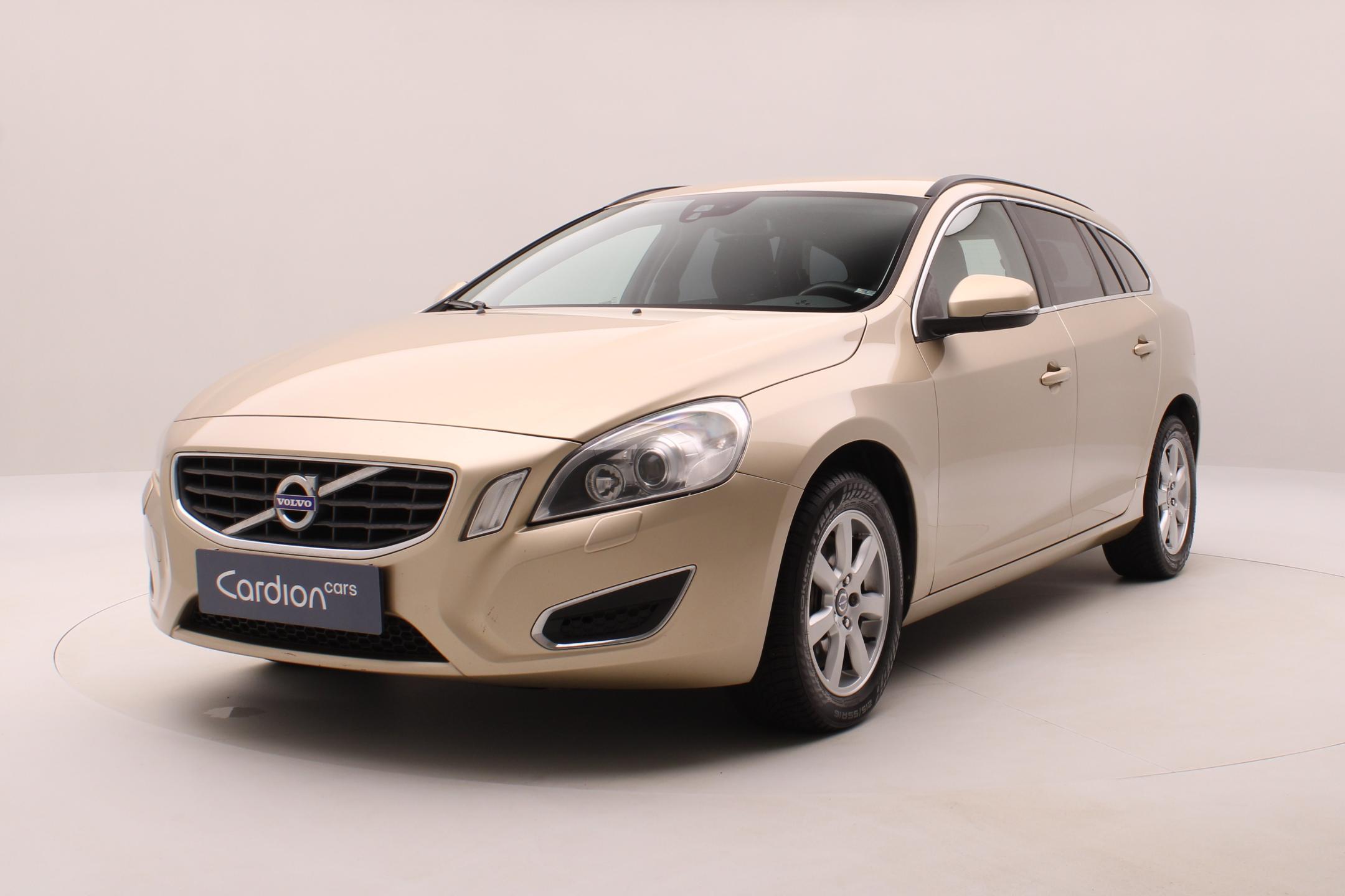 Volvo V60 D5 MOMENTUM
