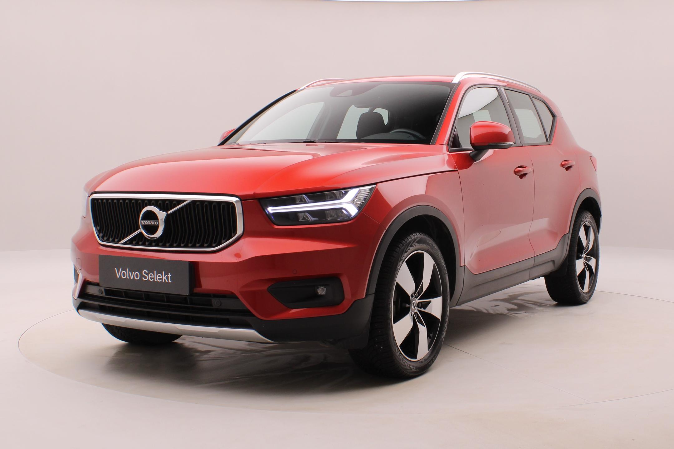 Volvo XC40 B4 AWD MOMENTUM AUT CZ