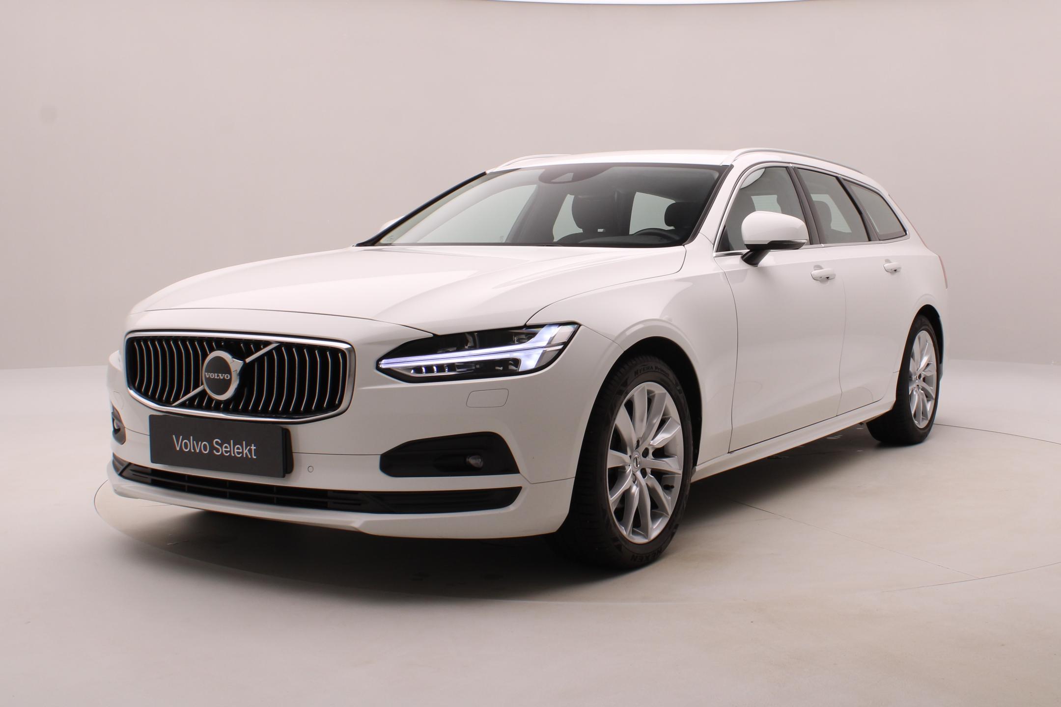 Volvo V90 B4 MOMENTUM AUT CZ