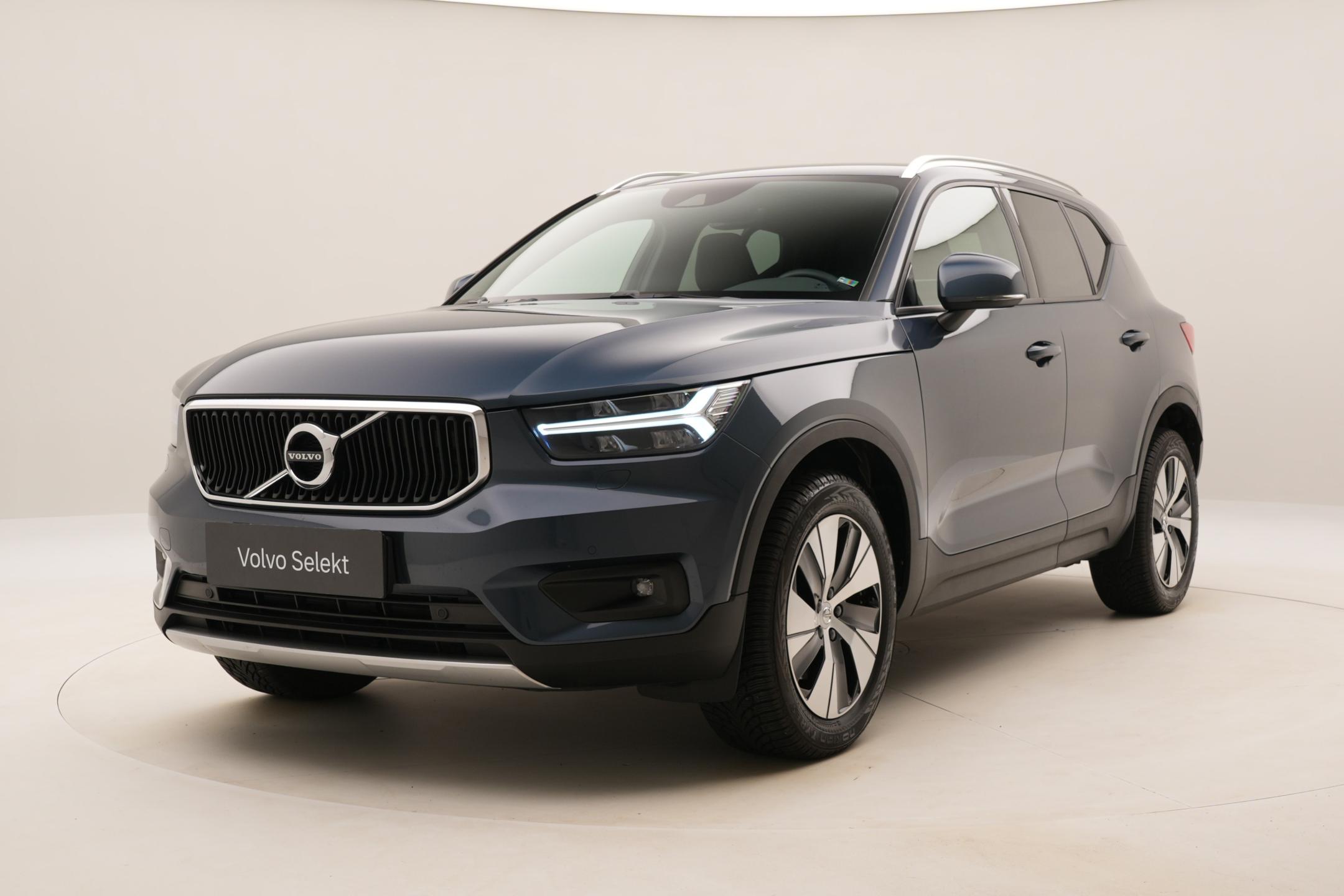 Volvo XC40 B4 MOMENTUM AUT CZ