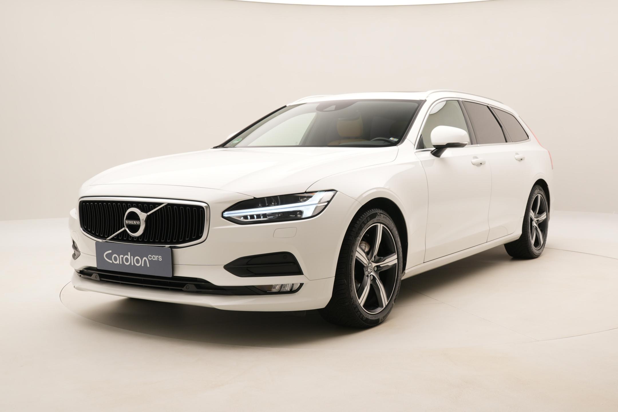 Volvo V90 D4 MOMENTUM AUT