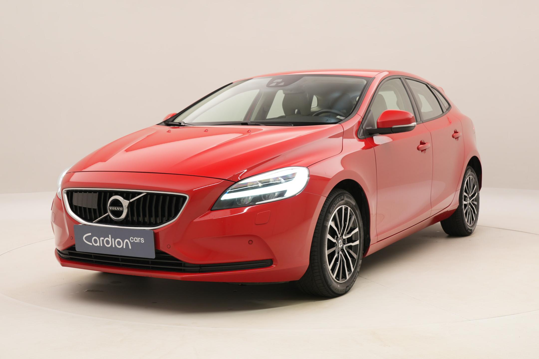 Volvo V40 T3 MOMENTUM AUT
