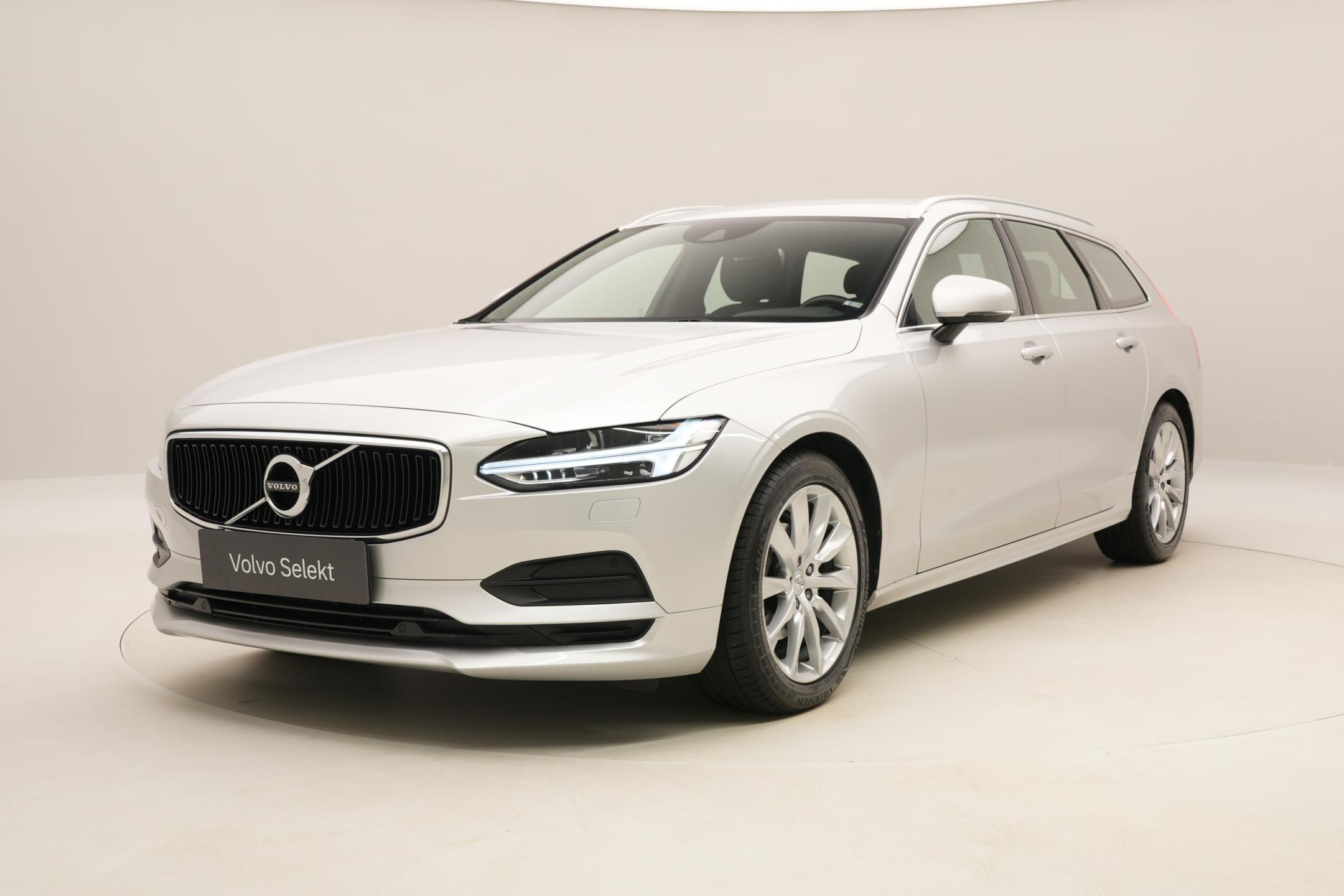 Volvo V90 D4 MOMENTUM AUT