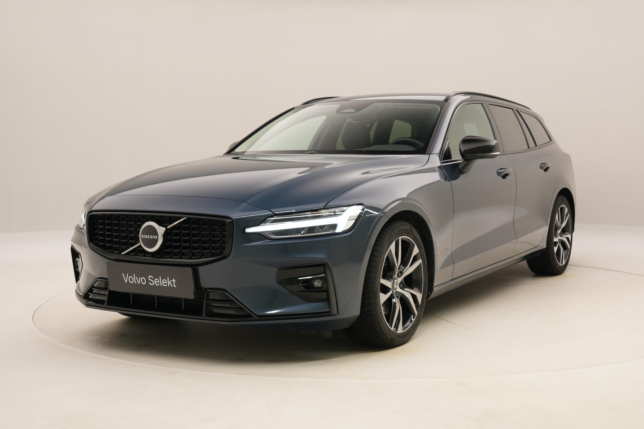 Volvo V60 B4 DARK PLUS AUT CZ