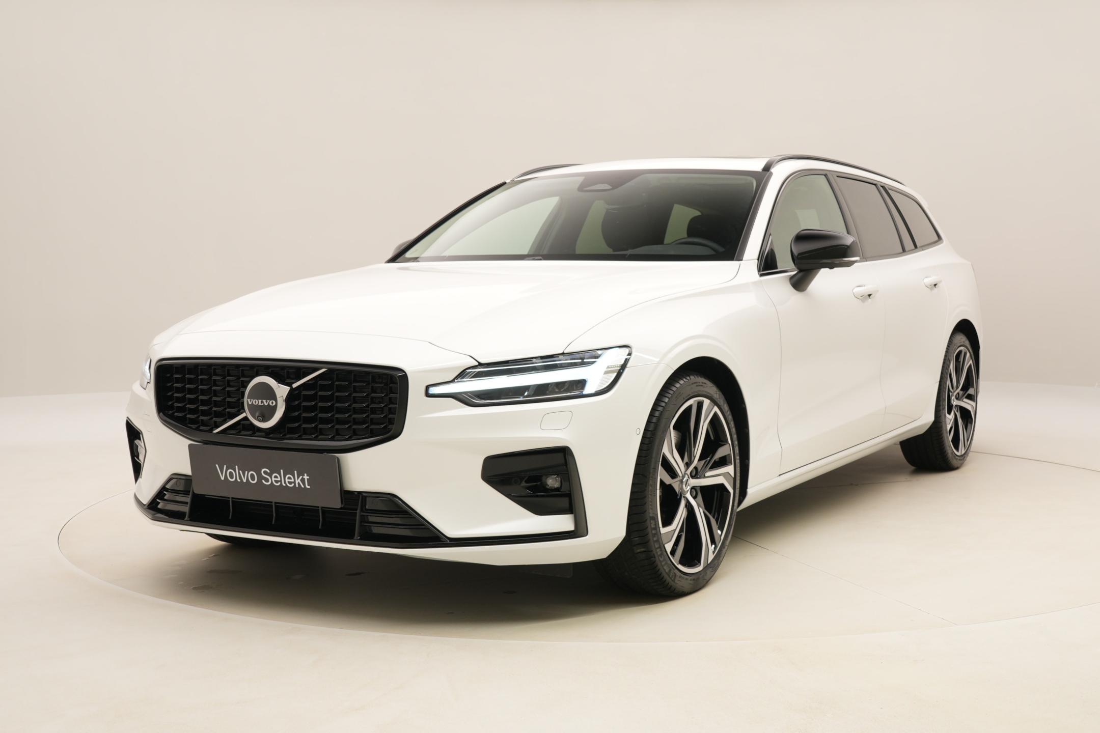 Volvo V60 B4 DARK PLUS AUT