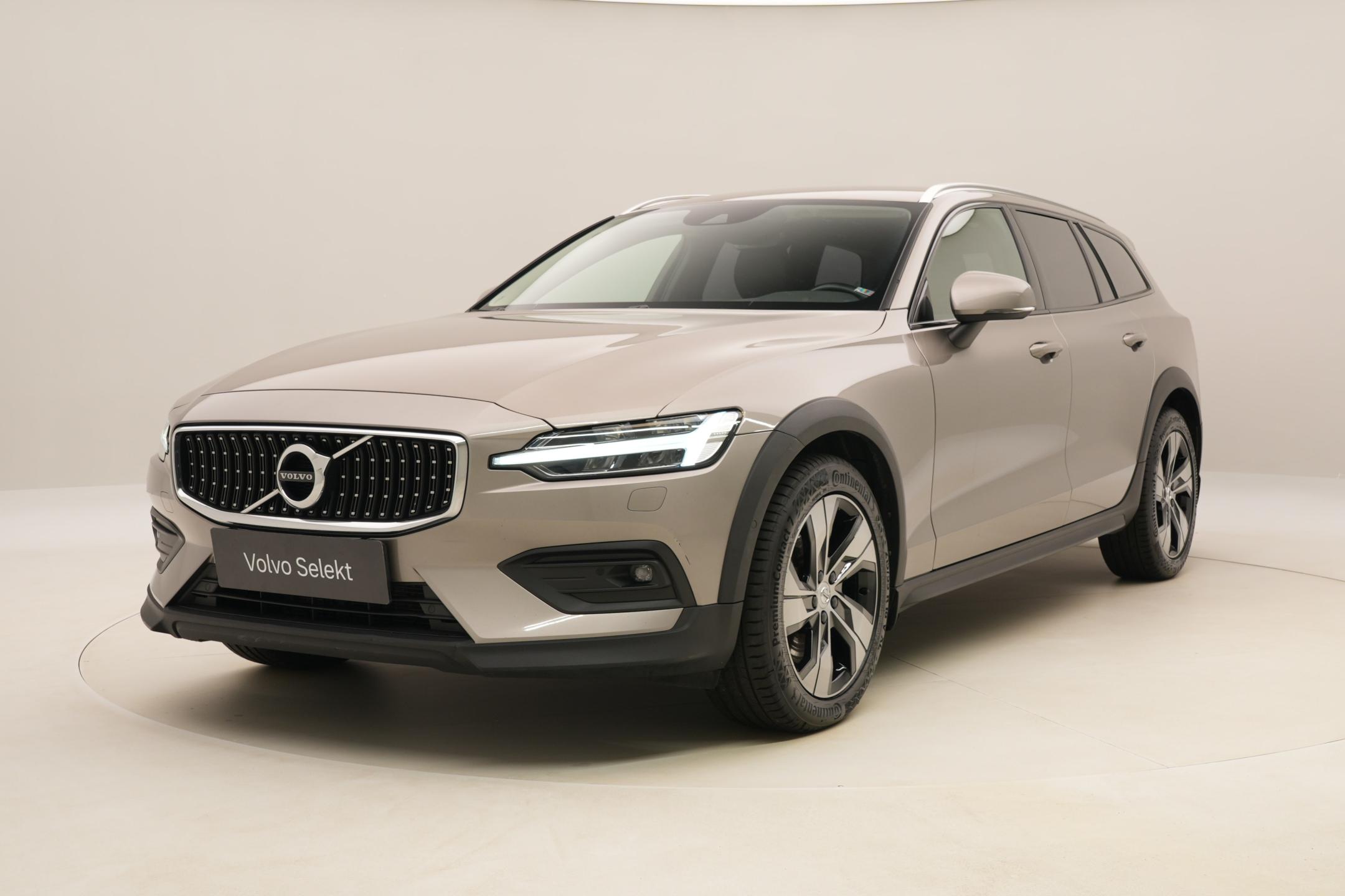 Volvo V60 CC B5 AWD BRIGHT PLUS AUT CZ