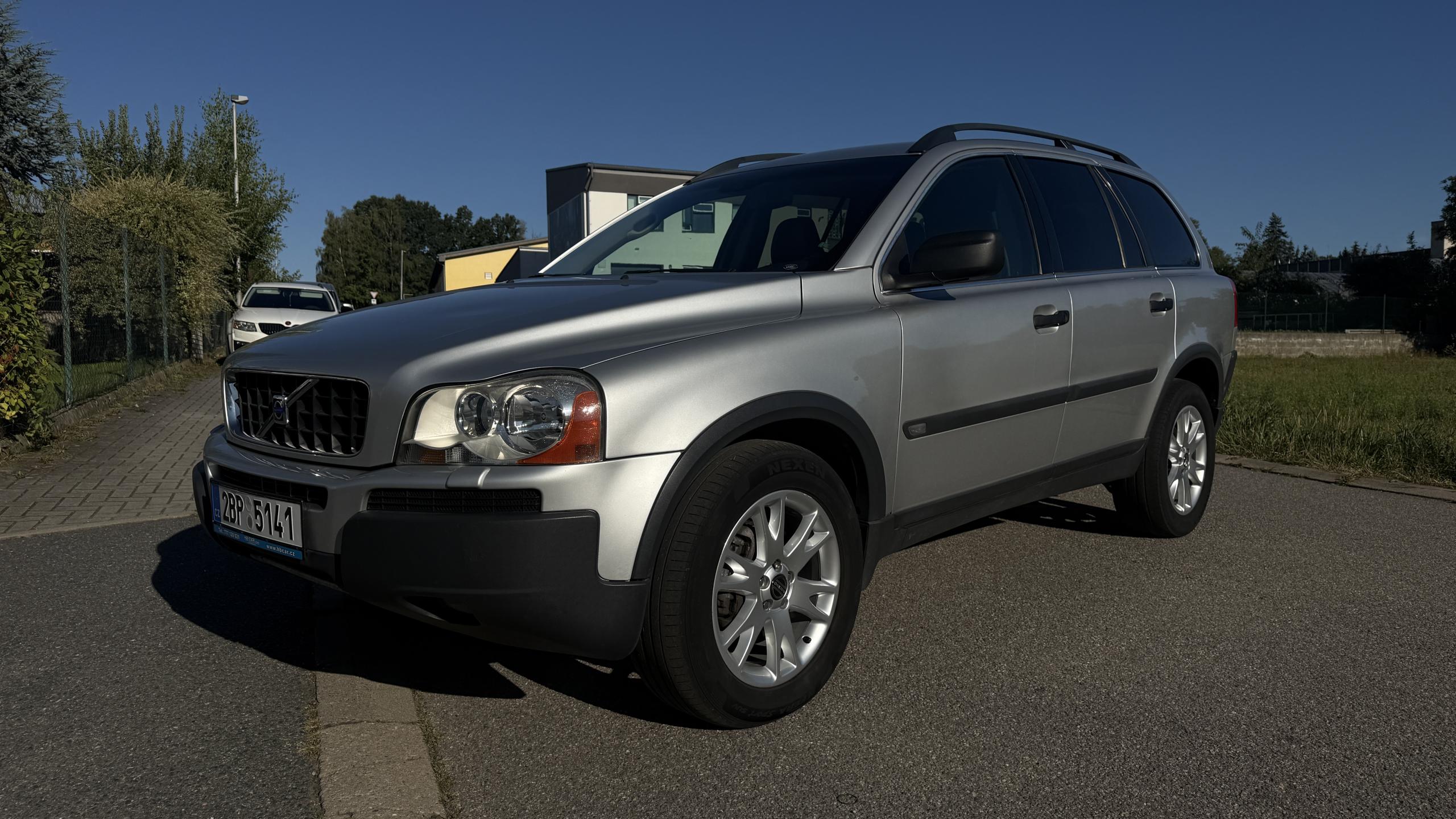 Volvo XC90 2.4 D5 MANUÁL 120KW HEZKÝ STAV