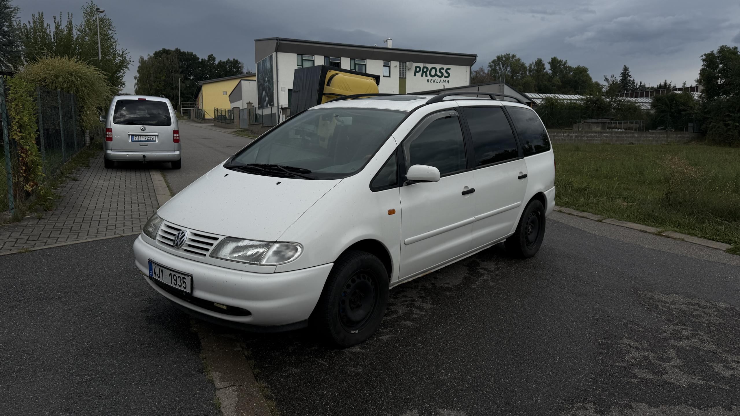 Volkswagen Sharan 1.9TDI 81KW 110PS 6MÍST TAŽNÉ