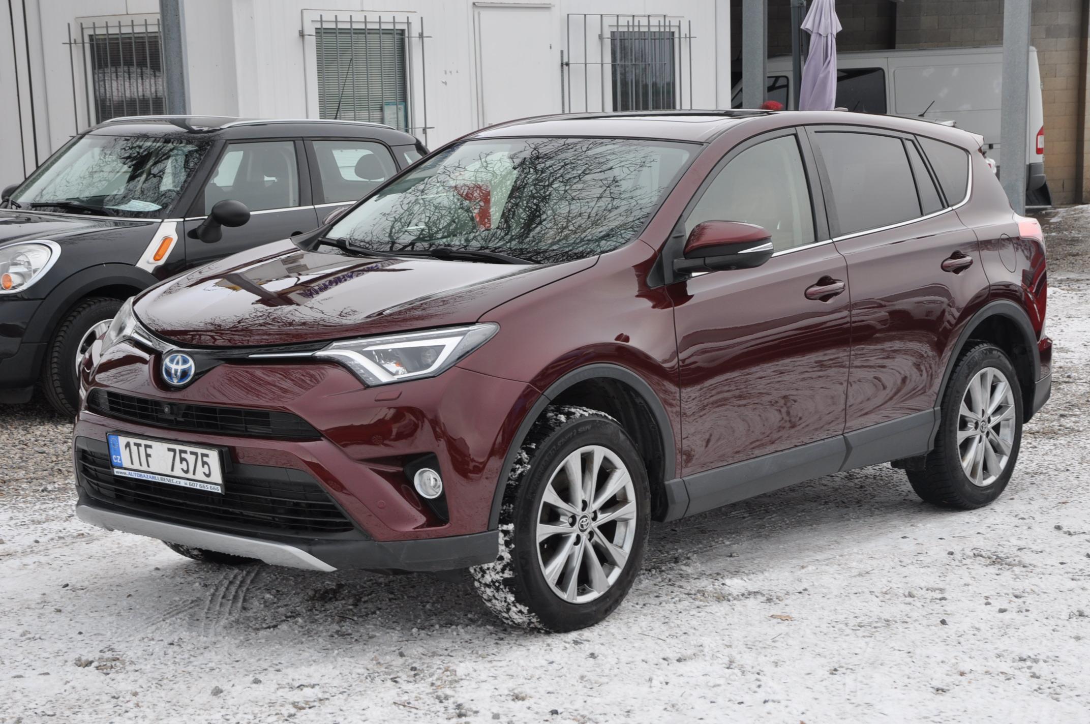 Toyota RAV4 2.5 Hybrid 4x4 Selection Kůže