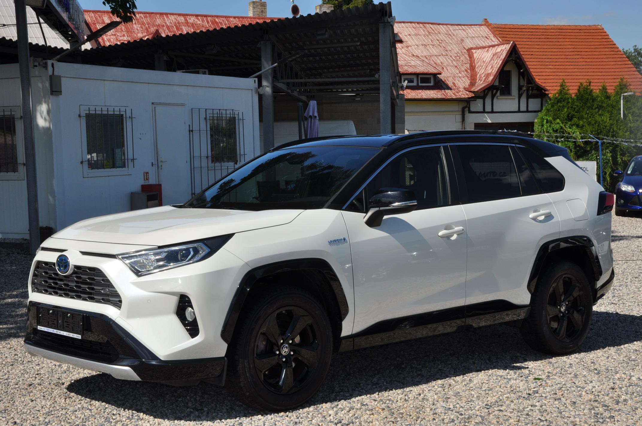 Toyota RAV4 2.5 Hybrid 131kW 4x4 Kůže