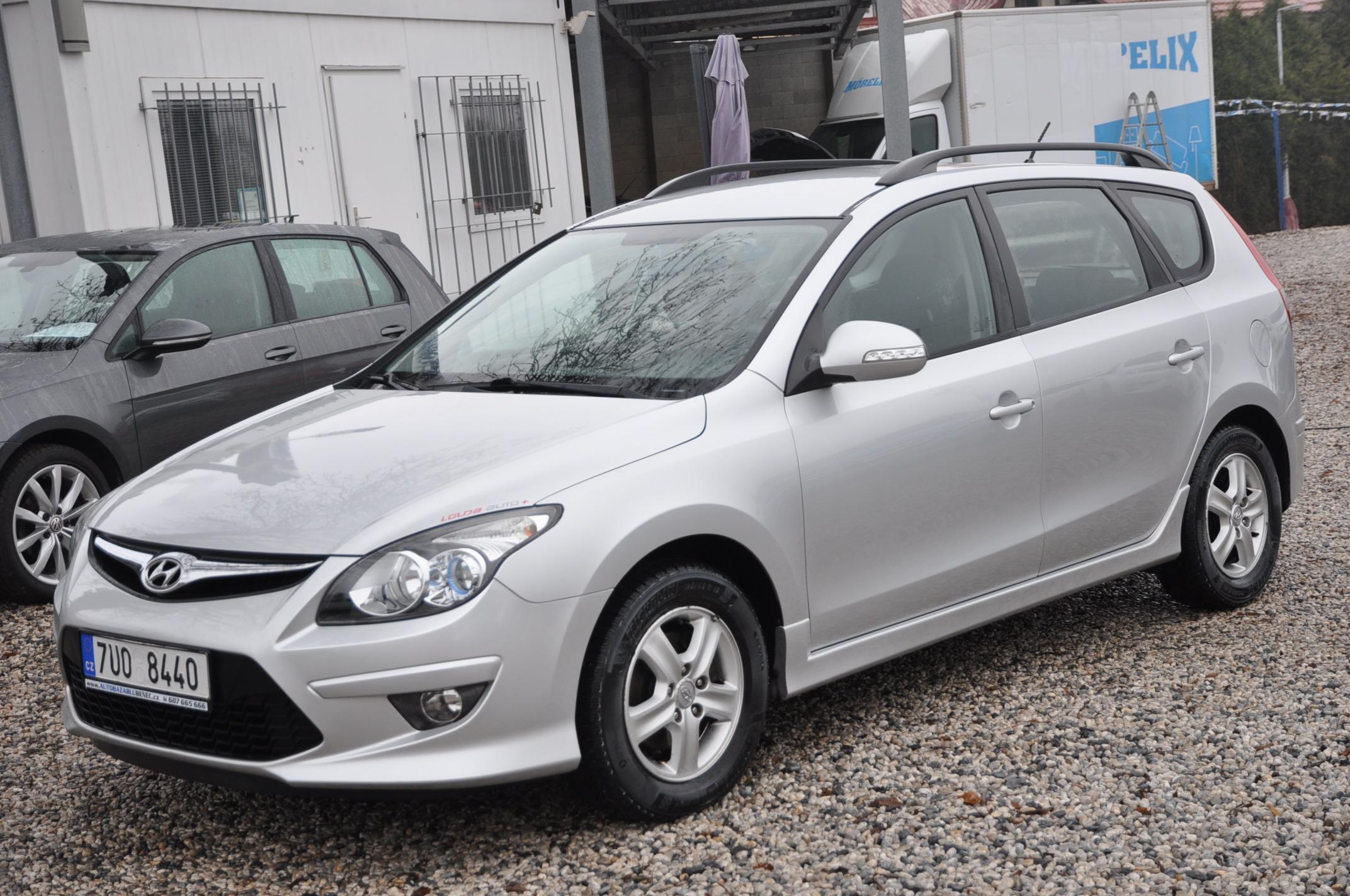 Hyundai i30 CW 1.6i 92kW TRIKOLOR