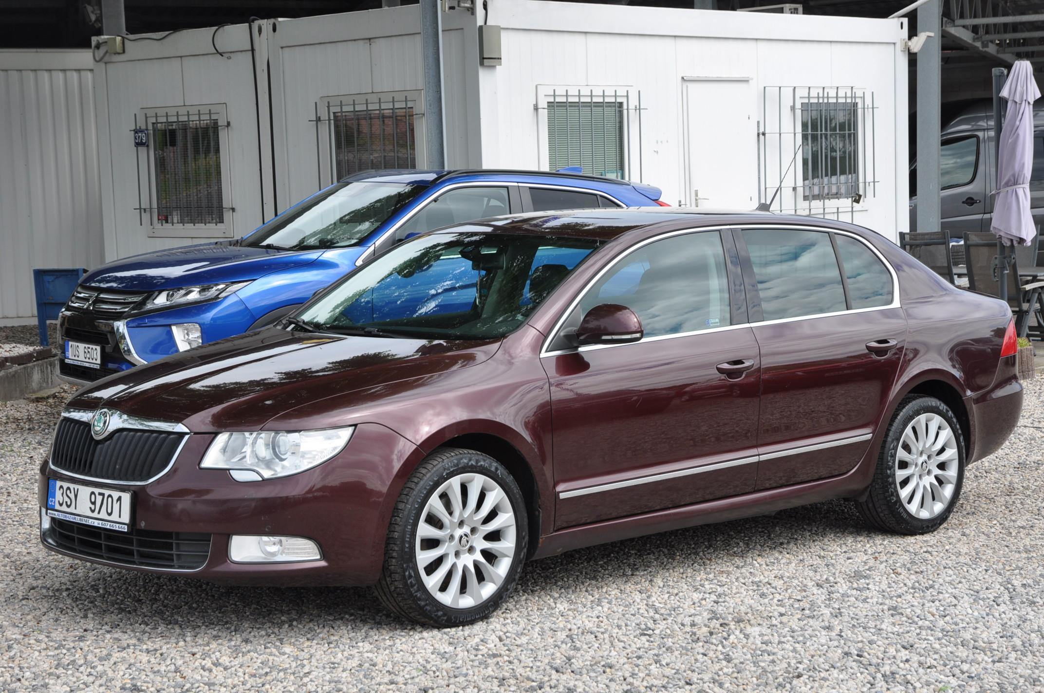 Škoda Superb II 2.0TDi 103kW Elegance Autom
