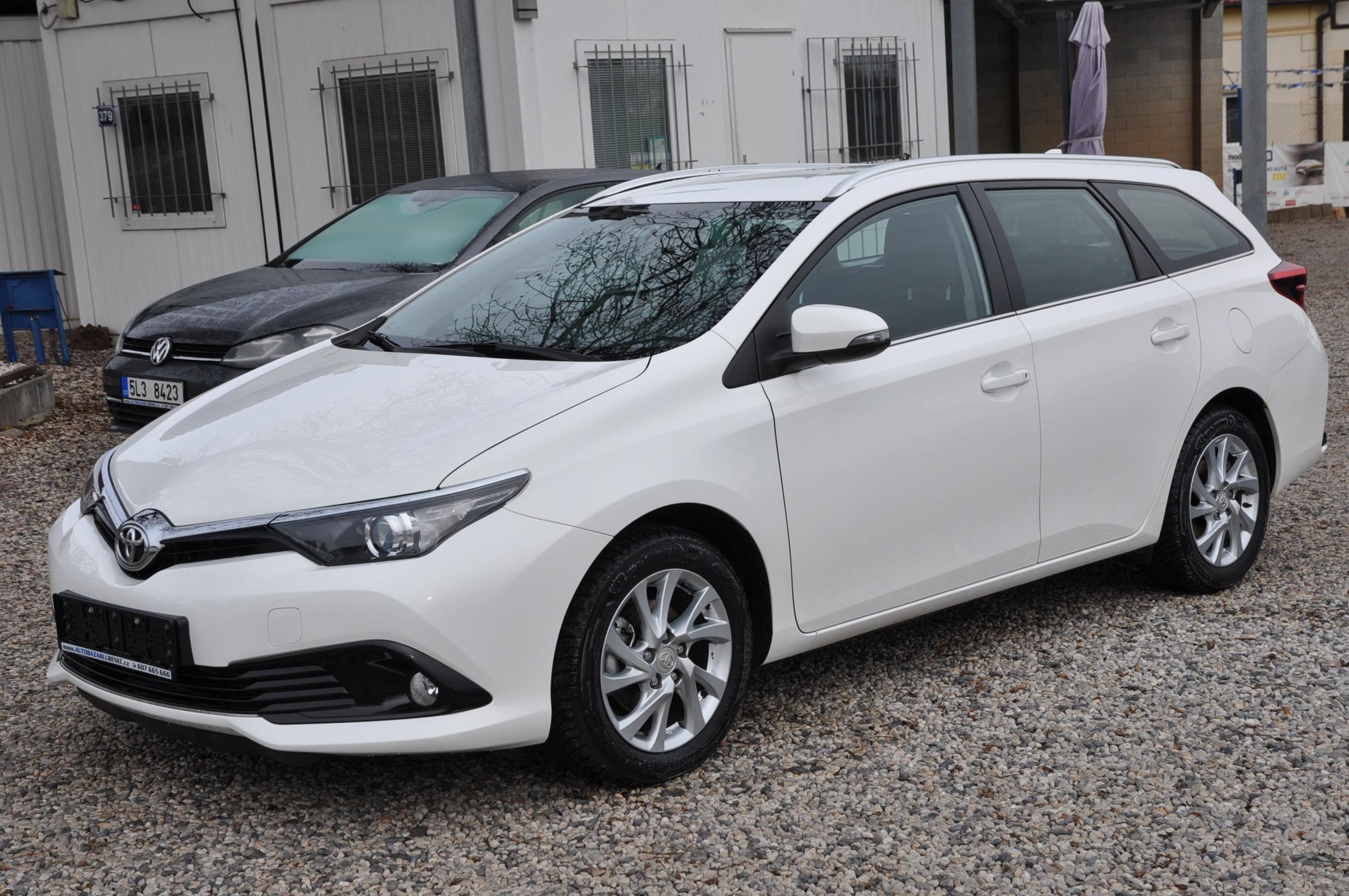 Toyota Auris 1.6 97kW KOMBI