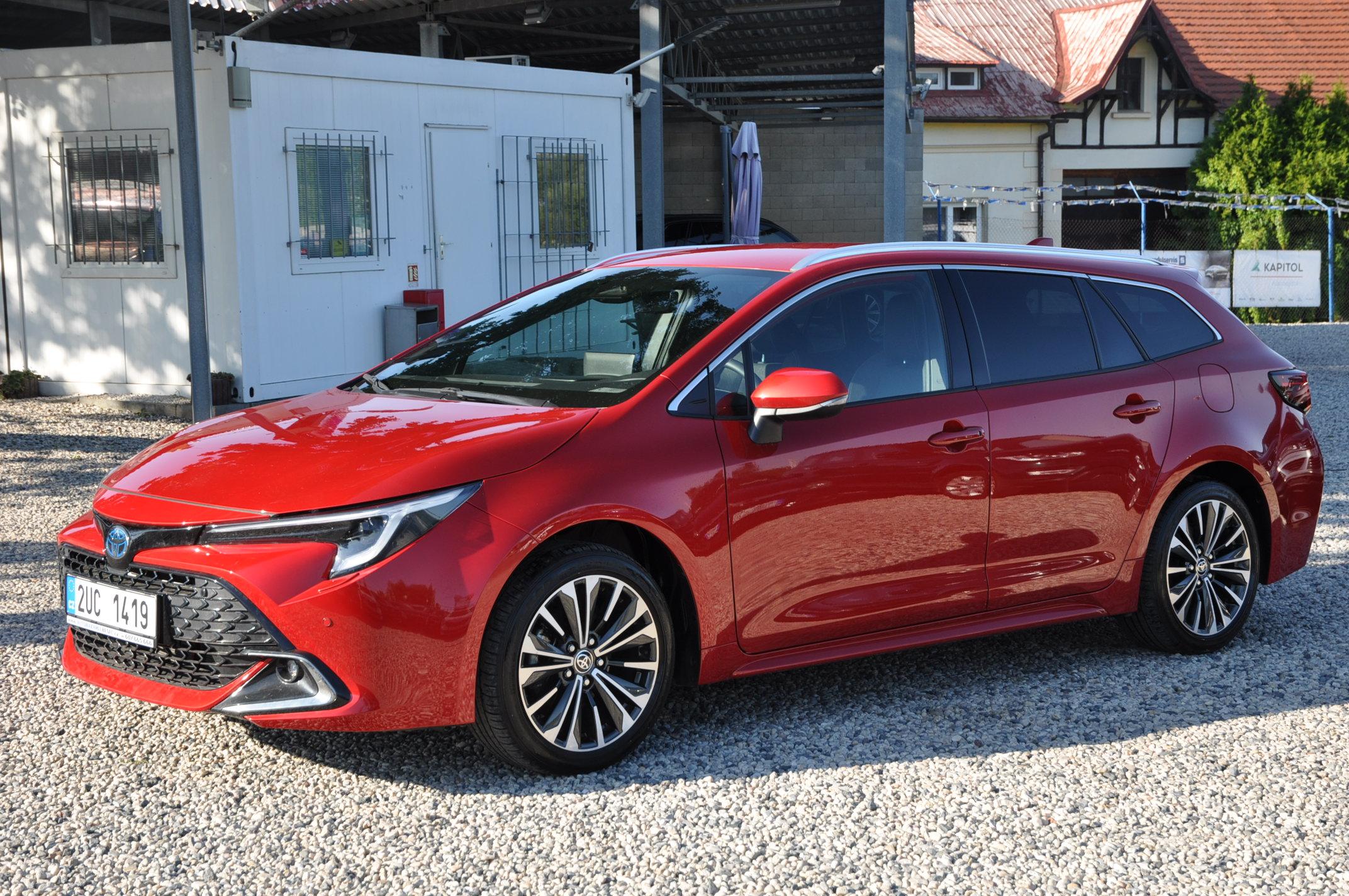 Toyota Corolla 1.8 Hybrid KOMBI