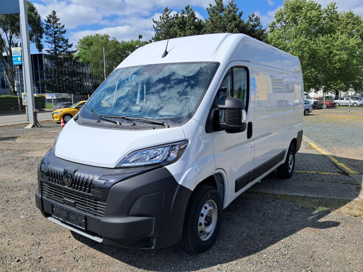 Peugeot Boxer Furgon 3300 L2H2 BlueHDi 140k