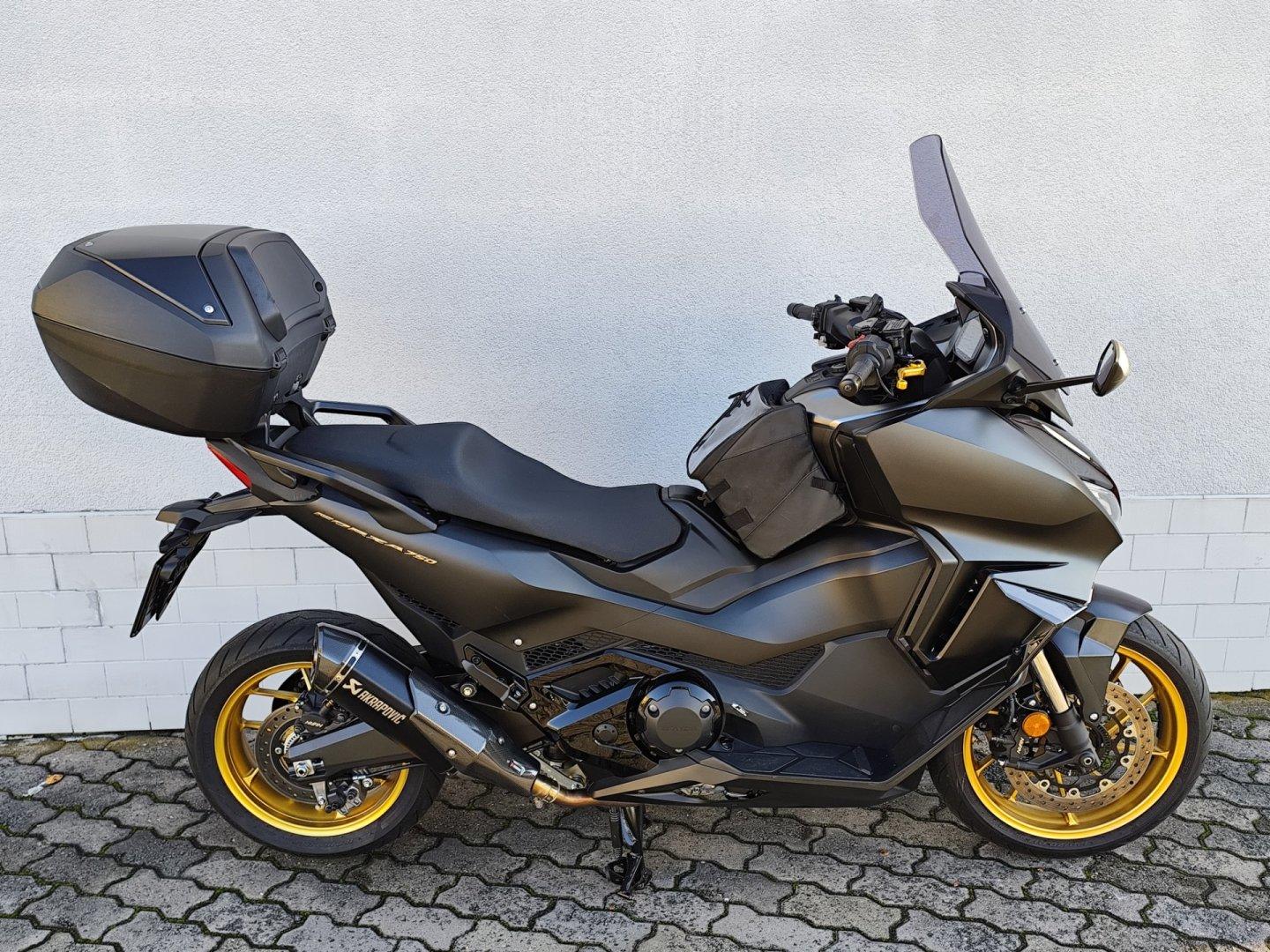 Honda Forza 750 1.8 16V TwinSpark Rosso