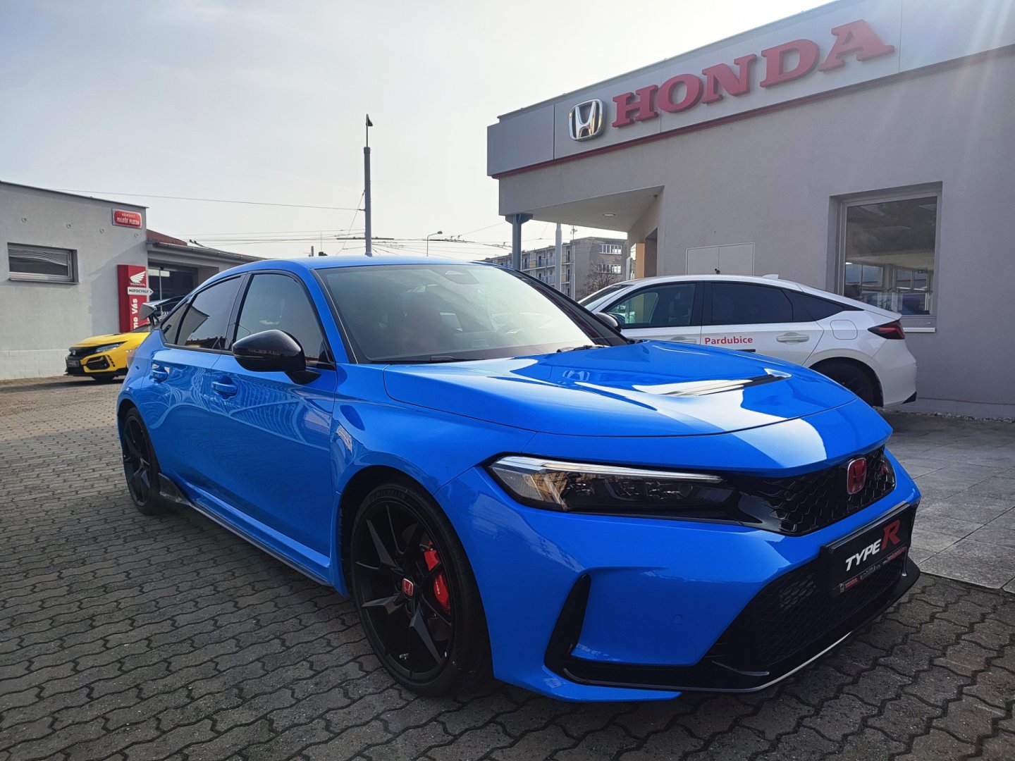 Honda Civic Type R 2.0 VTEC TURBO 329koní