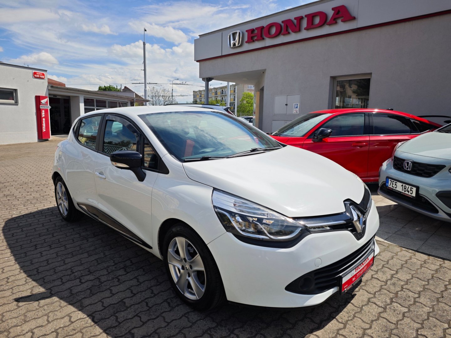 Renault Clio 1.2 16V Lutecia NAVI nové ČR