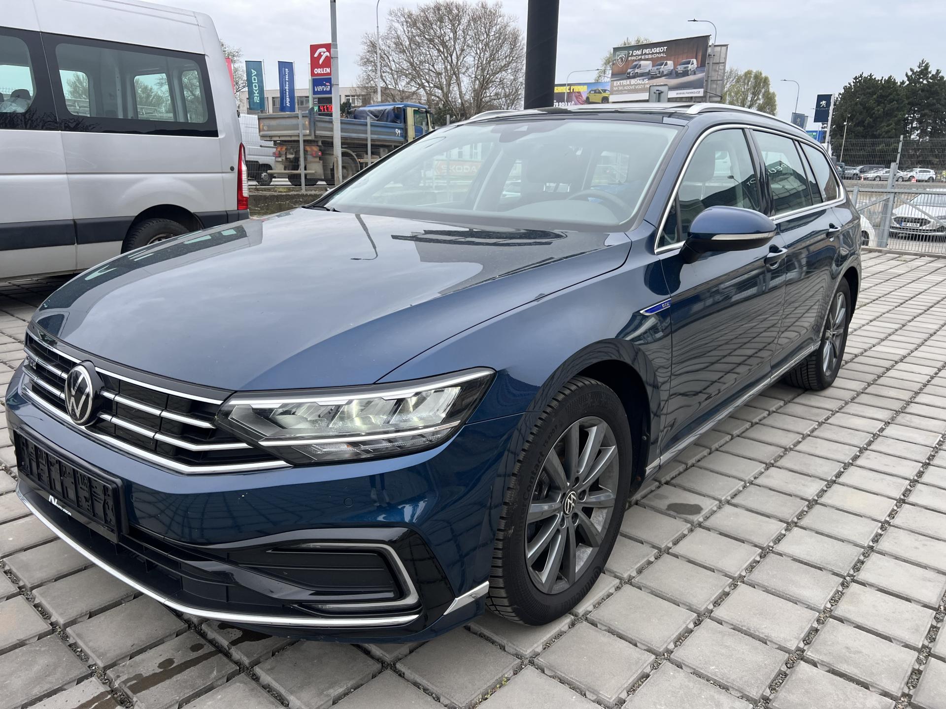 Volkswagen Passat 1.4 GTE Tažné Panorama 2x kola