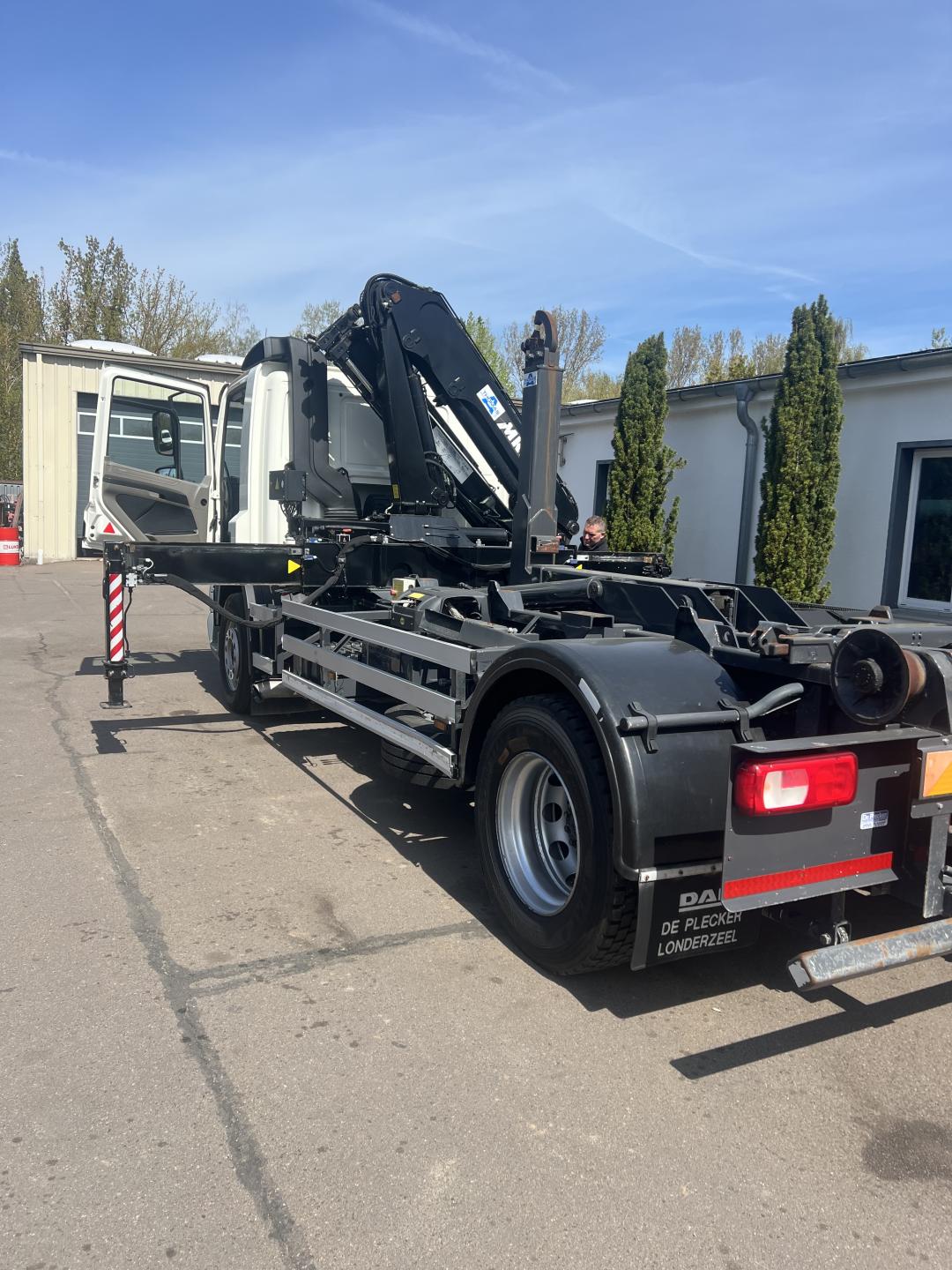 DAF CF 75.250 kontejner + ruka