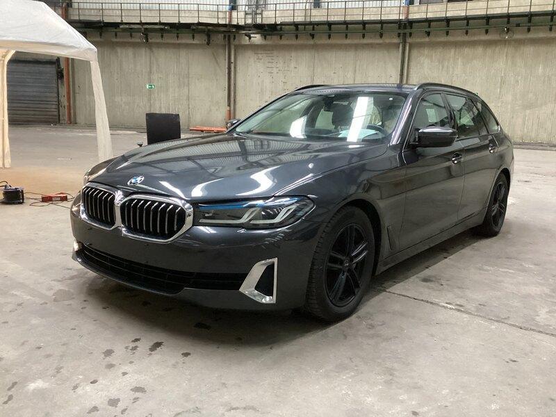 BMW Řada 5 540d xDrive M-technic HUD