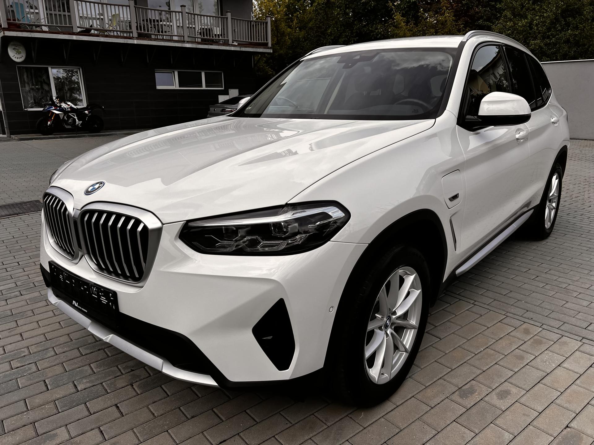 BMW X3 30e xDrive 215kw 1. majitel