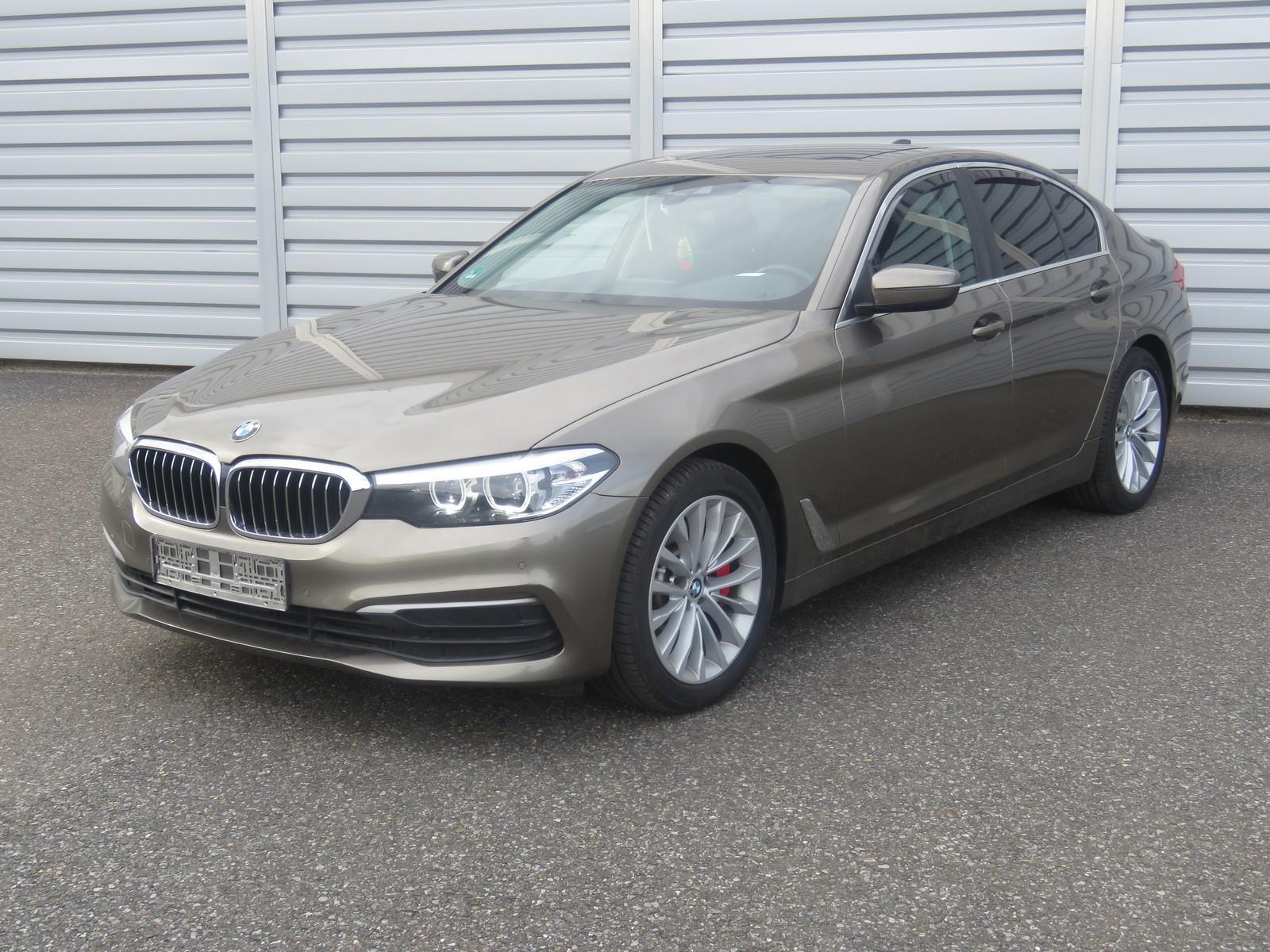 BMW Řada 5 525d 98Tkm kamera