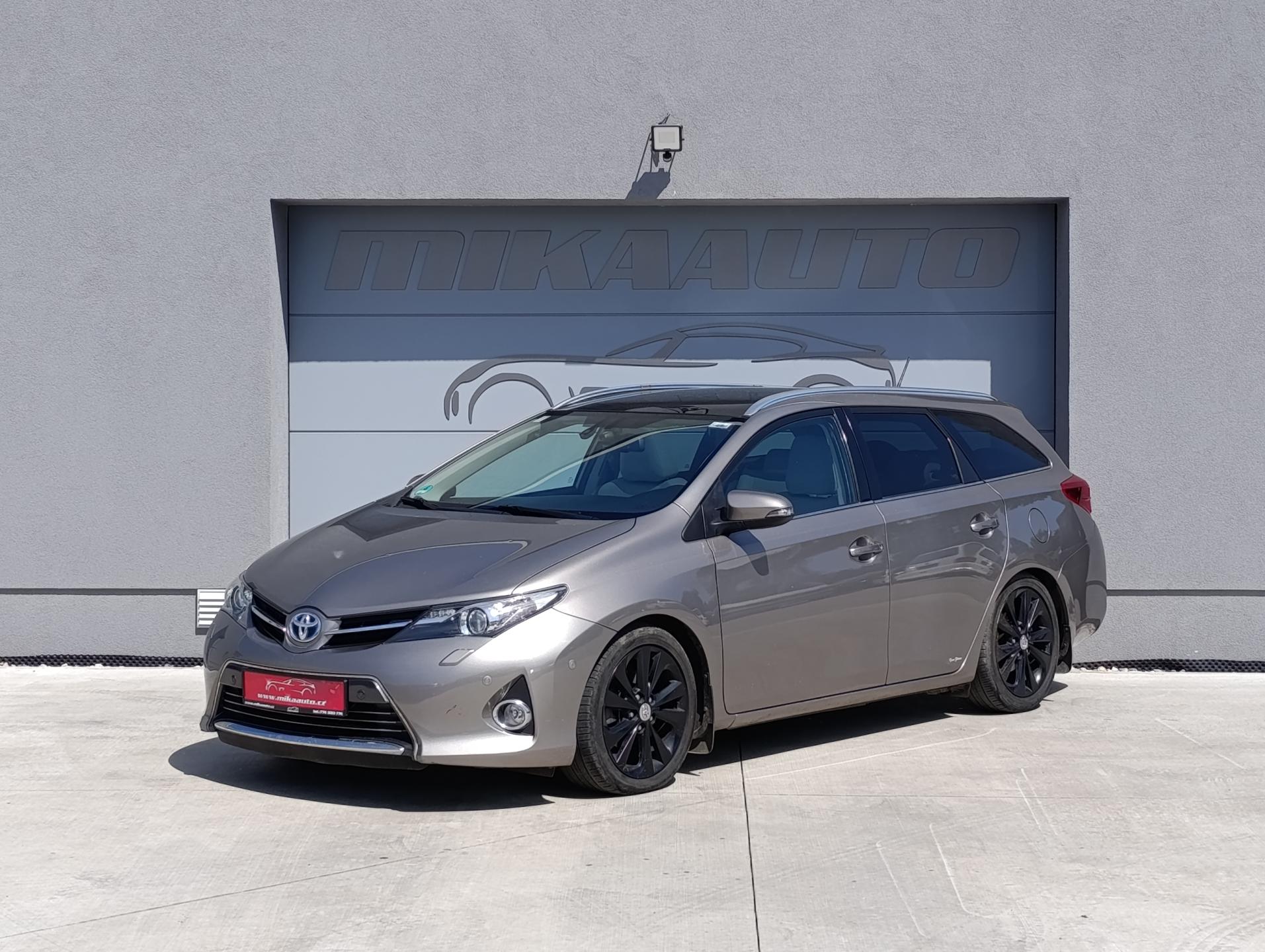 Toyota Auris 1.8i HYBRID e-CVT PANO