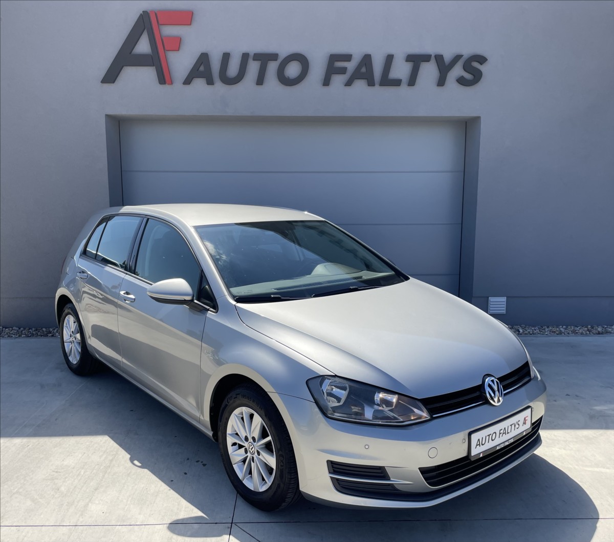 Volkswagen Golf 1,2 TSI 77KW DSG,ČR.1.MAJ.