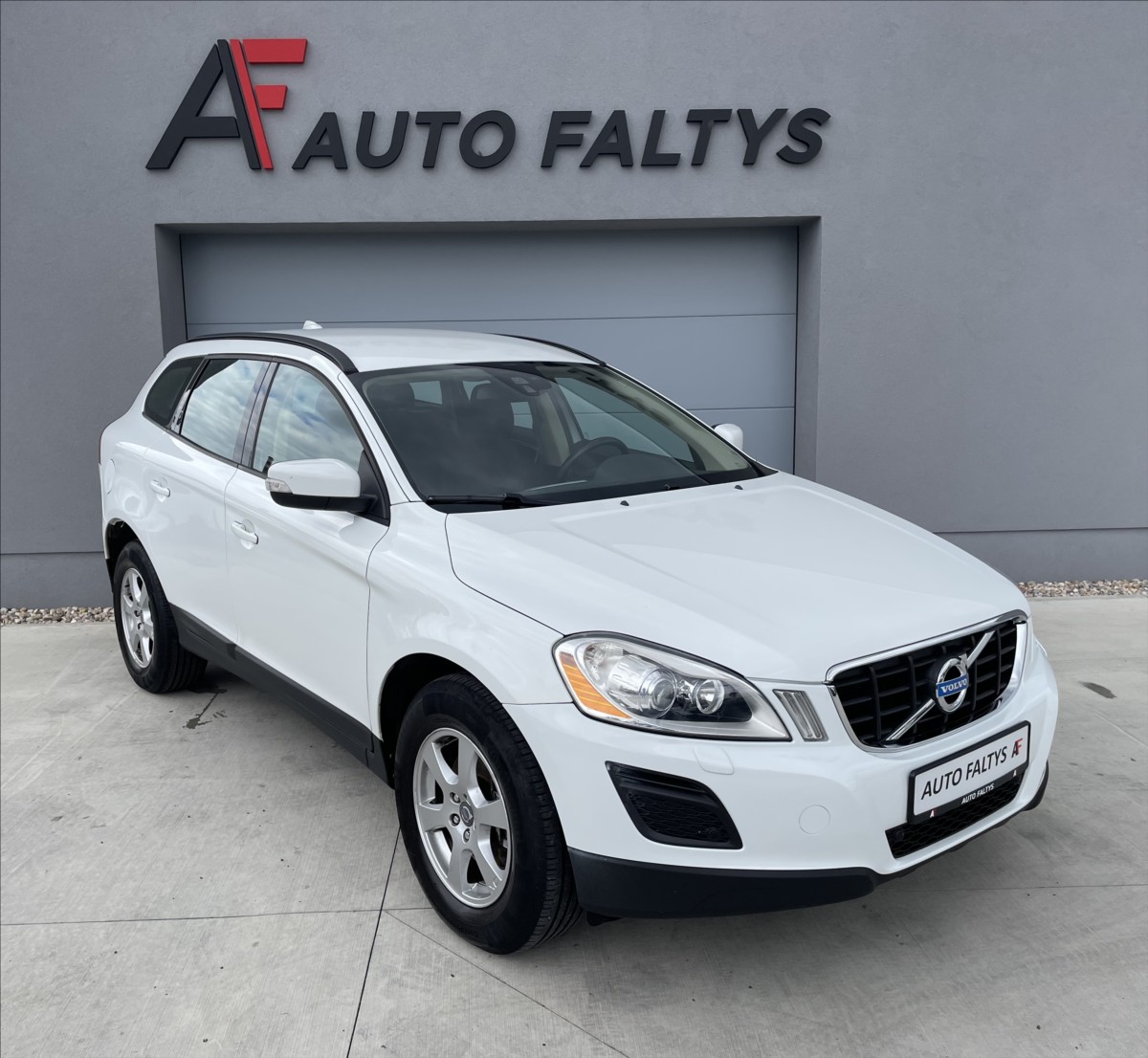 Volvo XC60 D3 120KW AWD ČR.