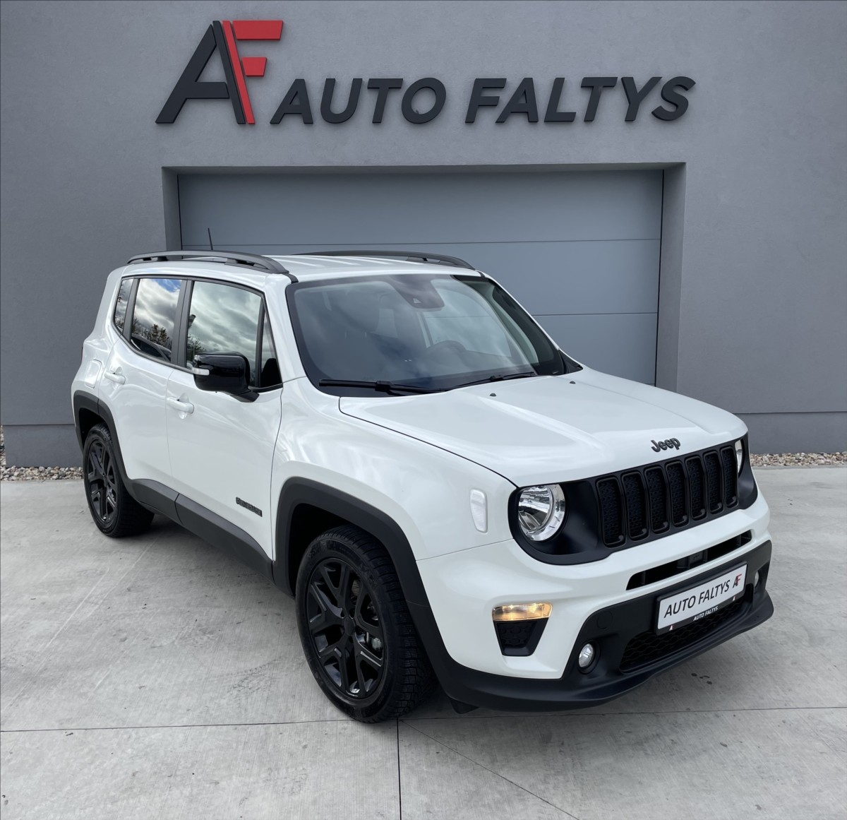 Jeep Renegade 1,5 e-Hybrid Night Eagle ČR.