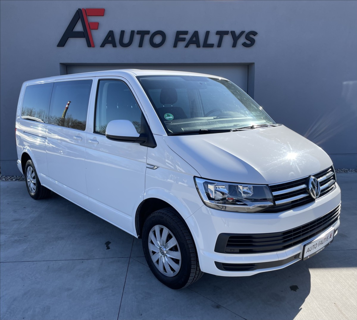 Volkswagen Caravelle 2,0 TDI 110KW DSG 1.MAJ.9.MÍST