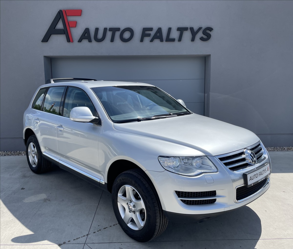 Volkswagen Touareg 2,5 TDI ČR.58TIS.KM.1.MAJ.