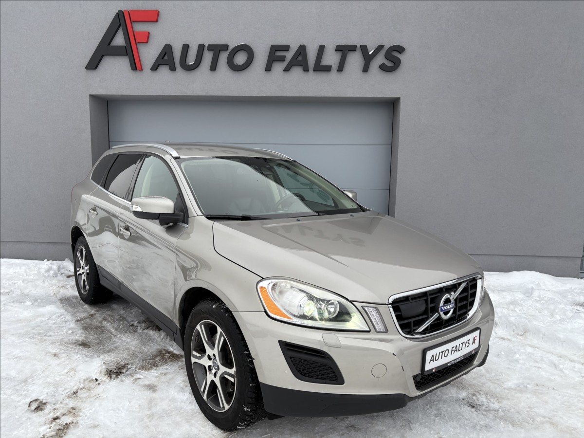Volvo XC60 2,4 D 120KW AWD AUTOMAT SUMMUM