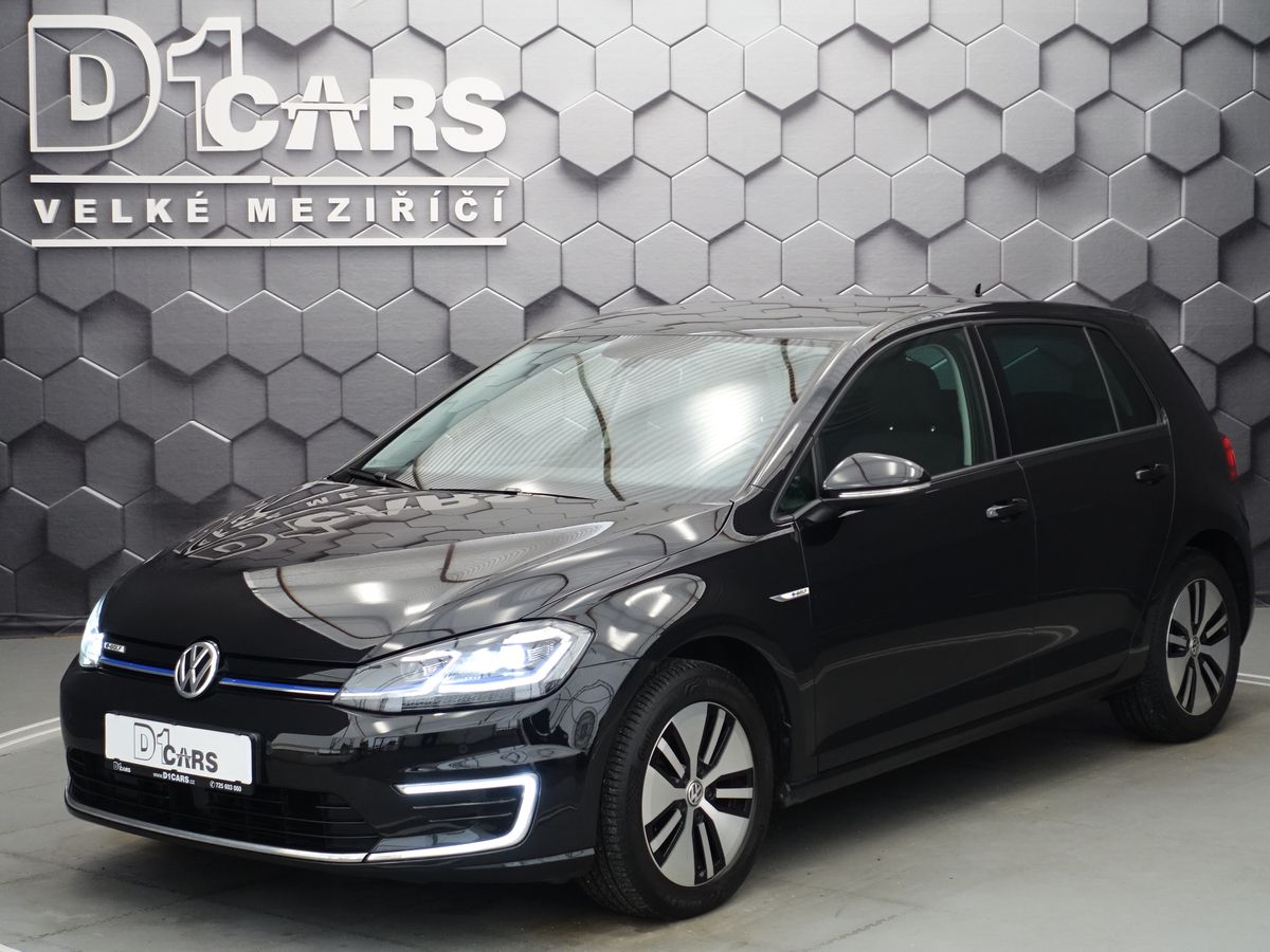 Volkswagen e-Golf SoH 90,7%, LED světlomety