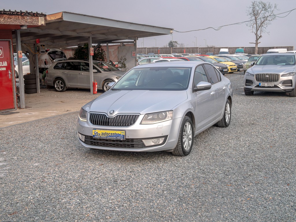 Škoda Octavia ČR 1.2TSI – NAVIGACE