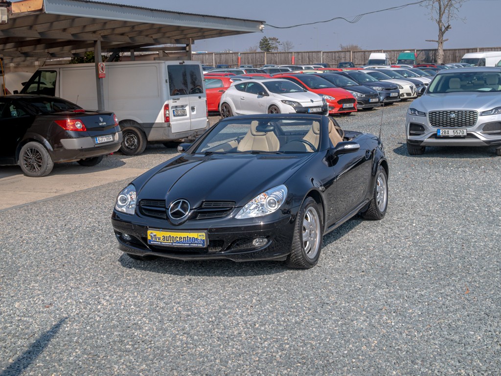 Mercedes-Benz SLK 200 120KW mat – HARMAN