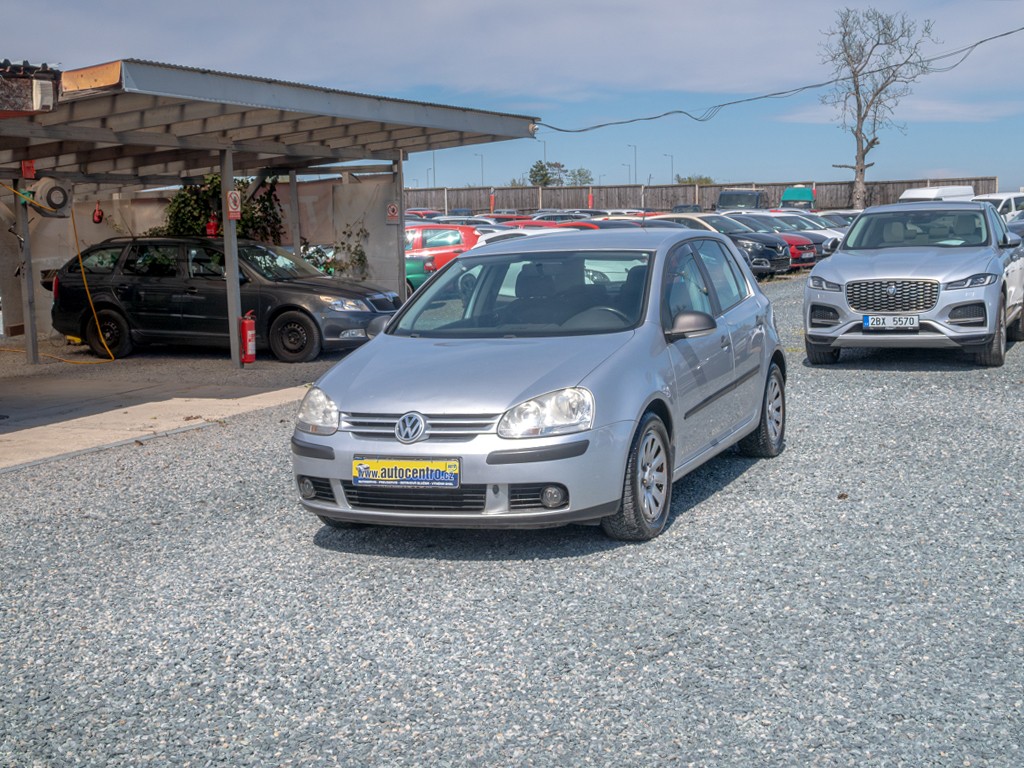 Volkswagen Golf 1.9TDI 77KW DSG - TAŽNÝ