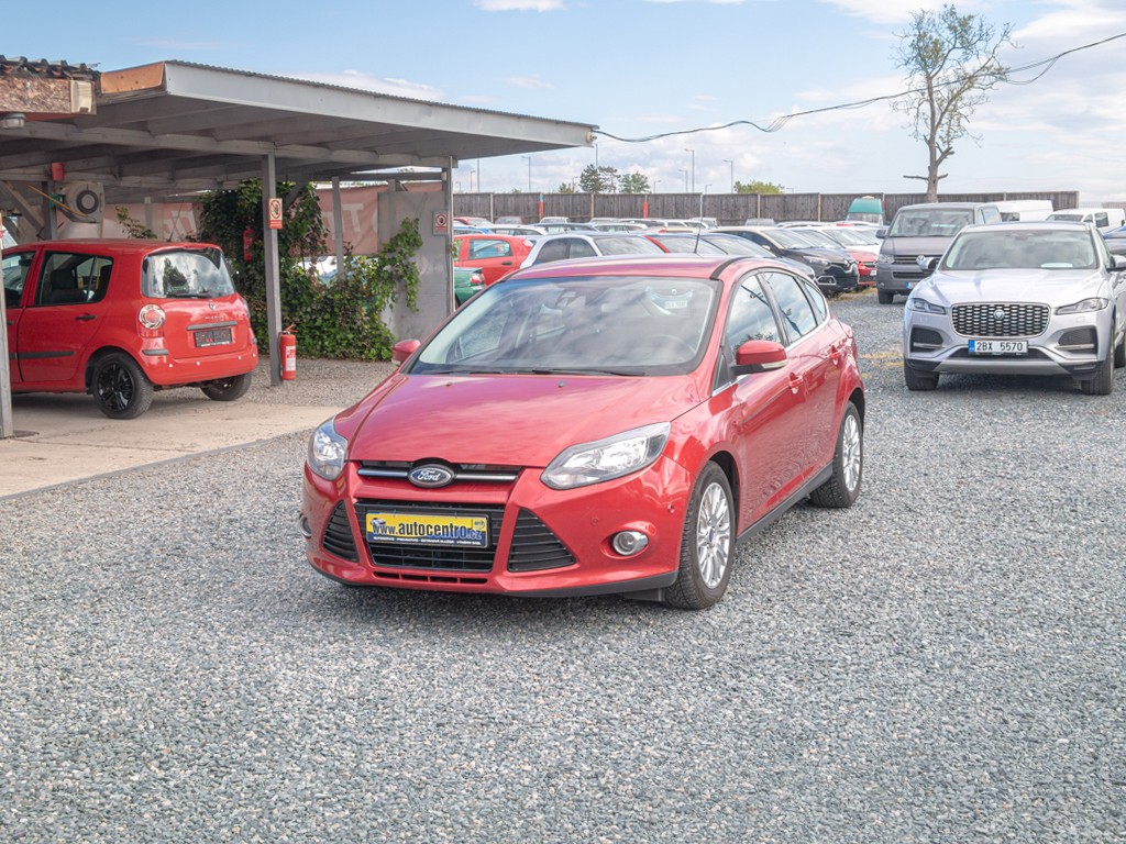 Ford Focus 1.6i 16V 110KW – VÝBAVA!