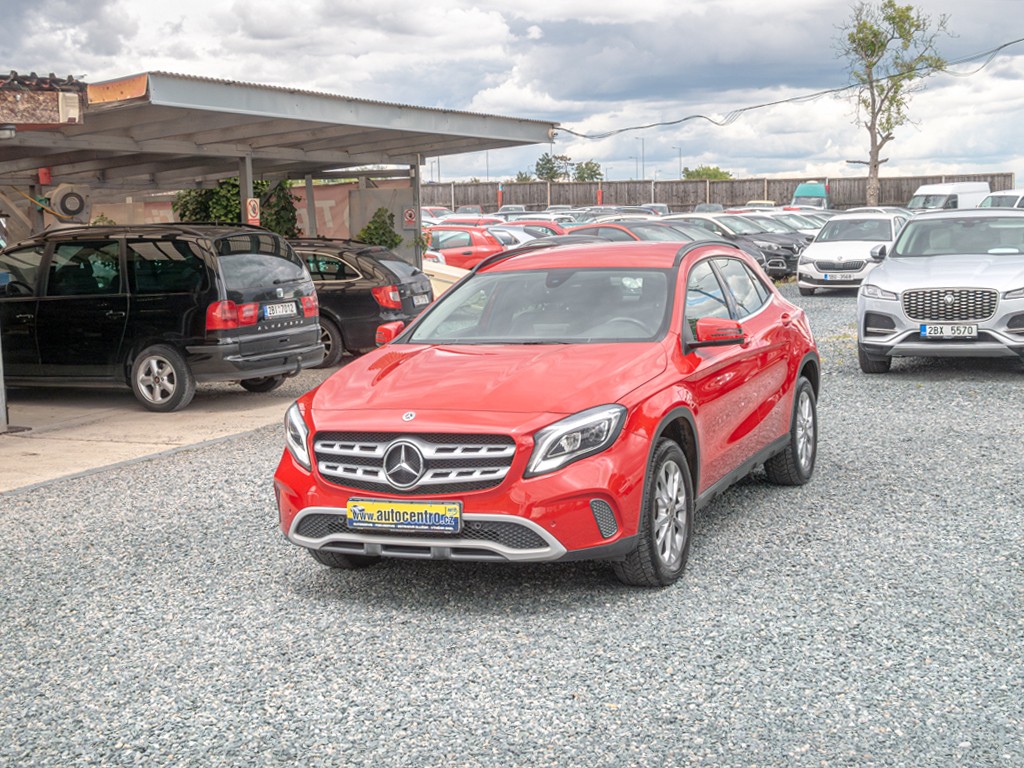 Mercedes-Benz GLA 200D 100KW LED – PO SERVISU