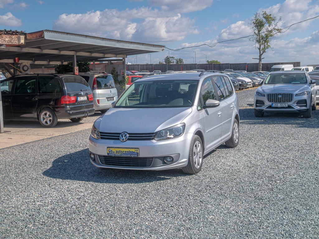 Volkswagen Touran 1.6TDI 77KW DSG NAVI – 7 SEDAD