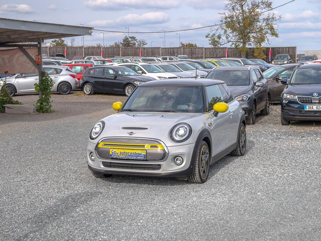 Mini Cooper ČR SE NAVI H/K – SOH 100%