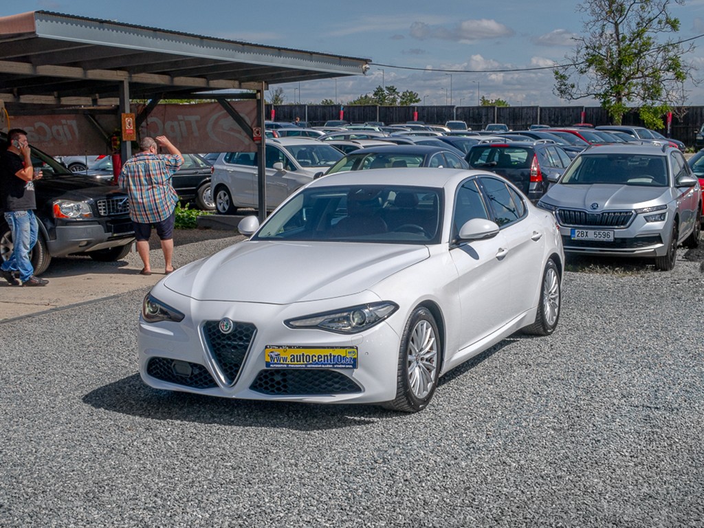 Alfa Romeo Giulia 2.2JTD 136KW – HNĚDÁ KŮŽE